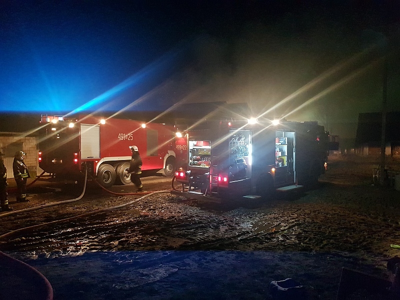 9 zastępów straży pożarnej gasiło pożar w gminie Czyżew [foto]