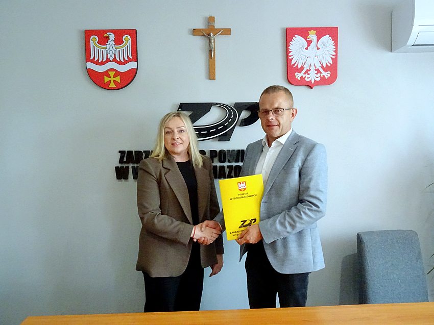 Ciechanowiec: Firma z Bielska Podlaskiego zajmie się ulicą Drohicką w Ciechanowcu. Kontrakt oficjalnie podpisany