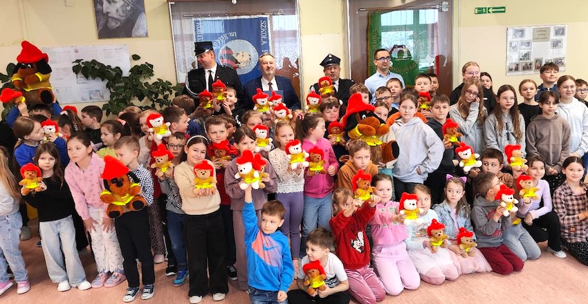 Młodzi artyści z gminy Kobylin-Borzymy nagrodzeni za prace o strażakach [foto]