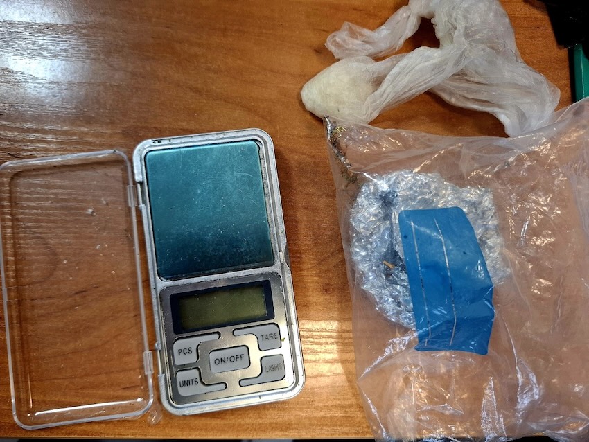 Marihuana i mefedron w mieszkaniu 19-latka. Akcja wysokomazowieckiej policji [foto]