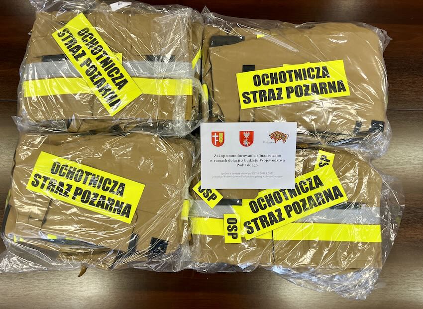 Nowe mundury bojowe dla OSP Pszczółczyn. Inwestycja za blisko 19 tys. zł