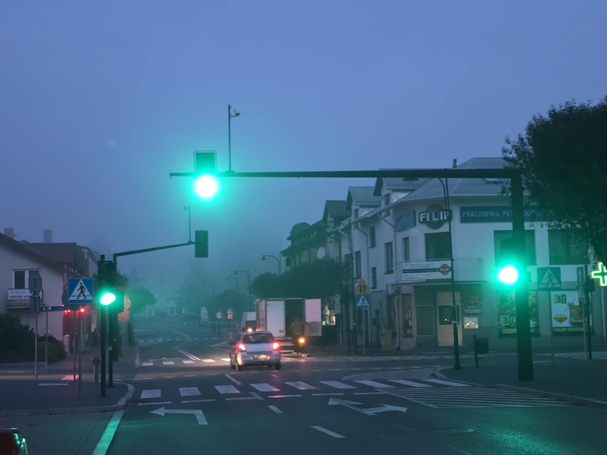 Uwaga kierowcy! Gęste mgły w powiecie wysokomazowieckim już dziś
