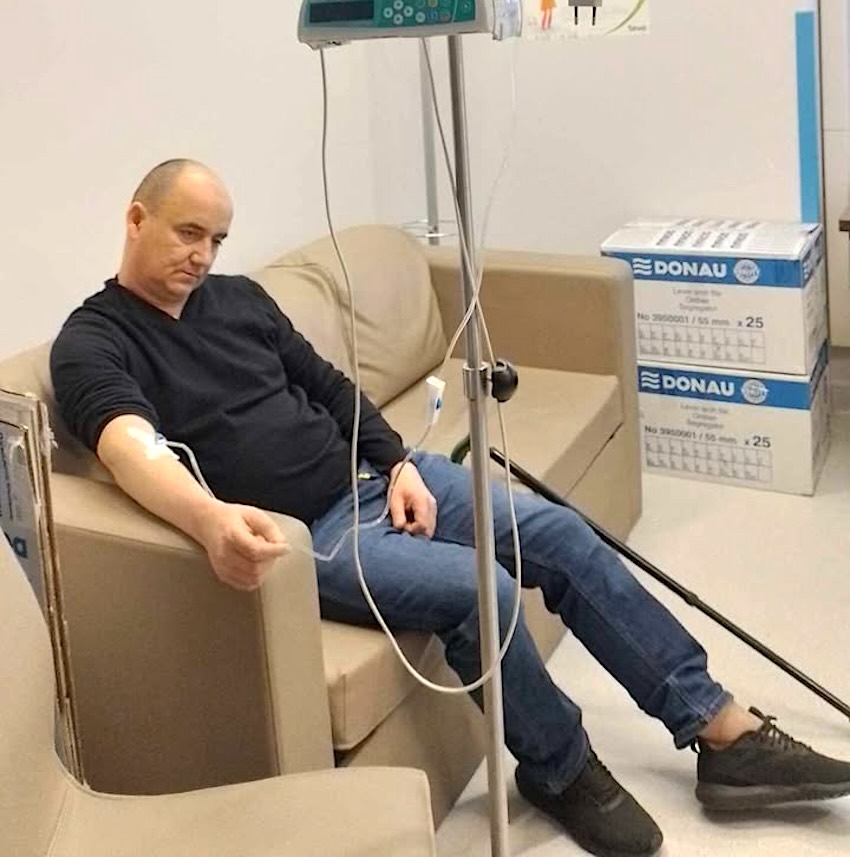 „Zatrzymało i zmieniło moje życie”. Mieszkaniec Wysokiego Mazowieckiego prosi o pomoc w walce z SM