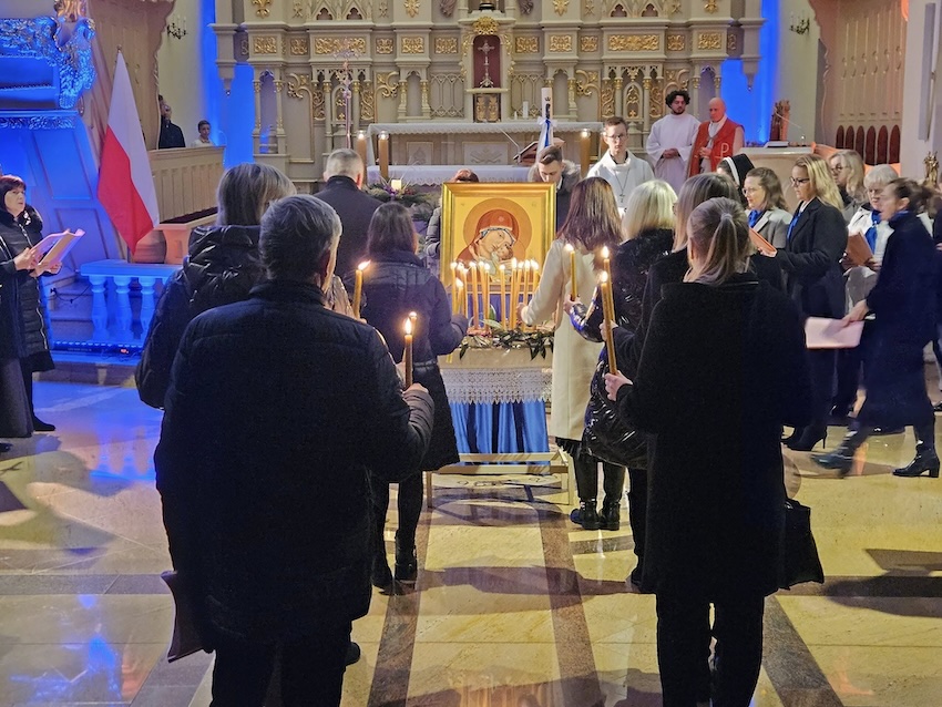 Wysokie Mazowieckie: Wyjątkowe wykonanie Akatystu w kościele św. Jana Chrzciciela [wideo]