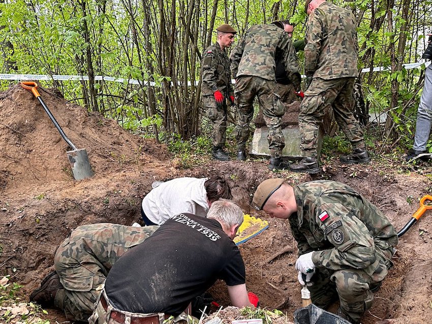 Szczątki żołnierza spod Szepietowa spoczną z honorami w Wyszonkach Kościelnych