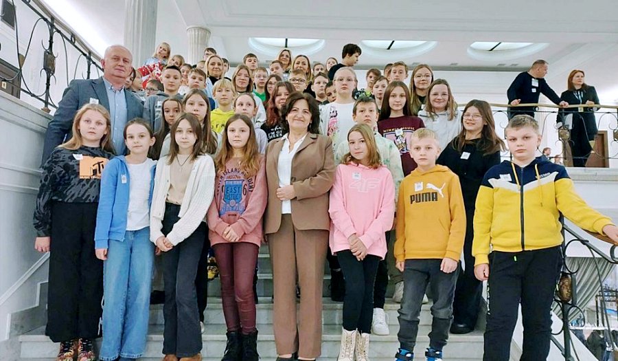Edukacyjna wycieczka do Sejmu: Uczniowie z Czyżewa w Warszawie [foto]