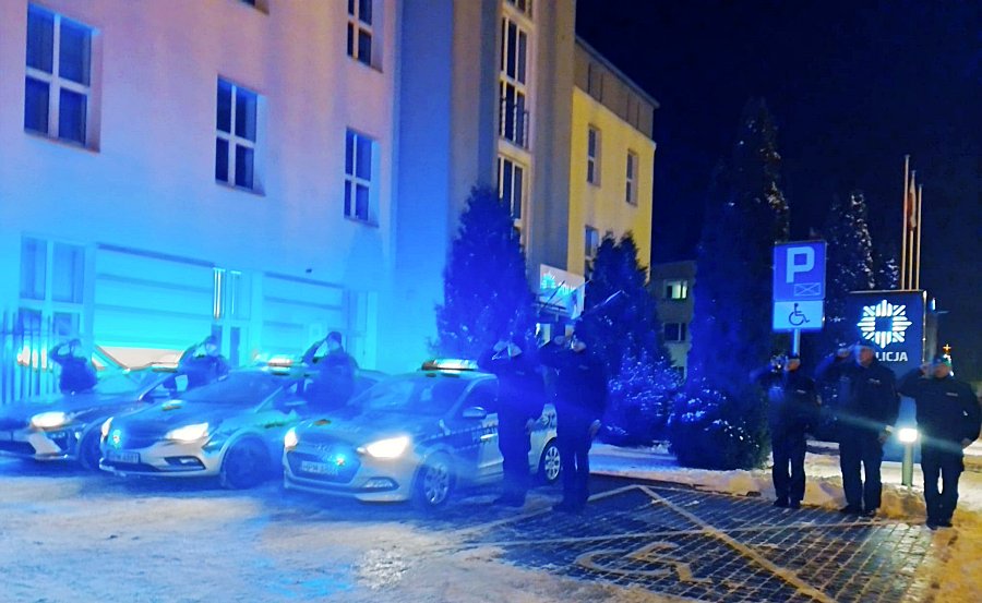 Wysokie Mazowieckie: Syreny w hołdzie: Wysokomazowieccy policjanci upamiętnili poległych kolegów [wideo/foto]