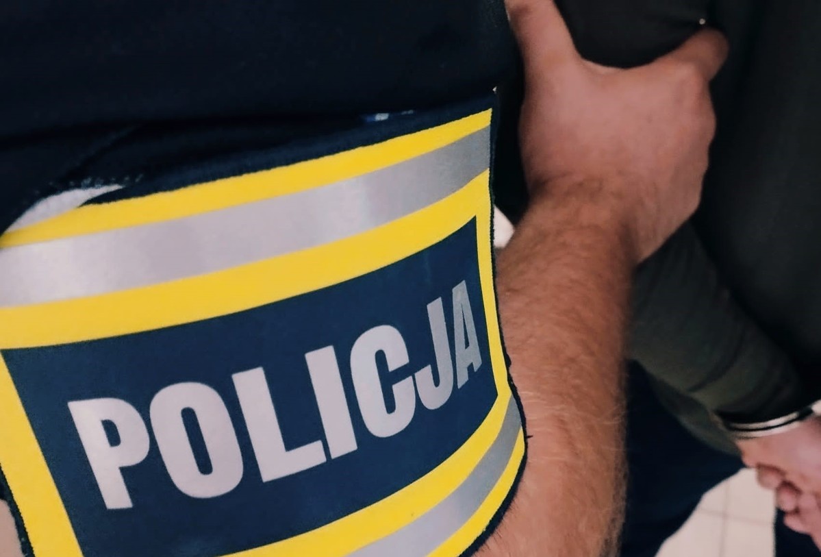 Wysokie Mazowieckie: Kryjówka w pokoju znajomego nie pomogła. Poszukiwany 32-latek w rękach policji