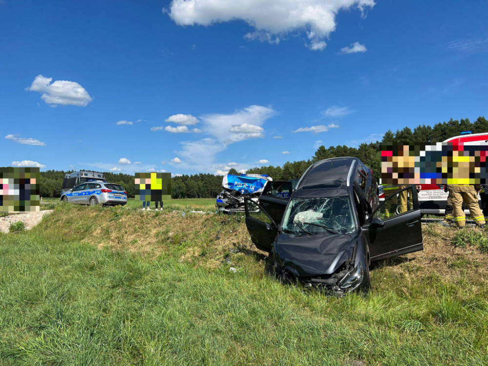 Sokoły. Wypadek kolumny rządowej. 6 osób, w tym 2 dzieci, trafiły do szpitala