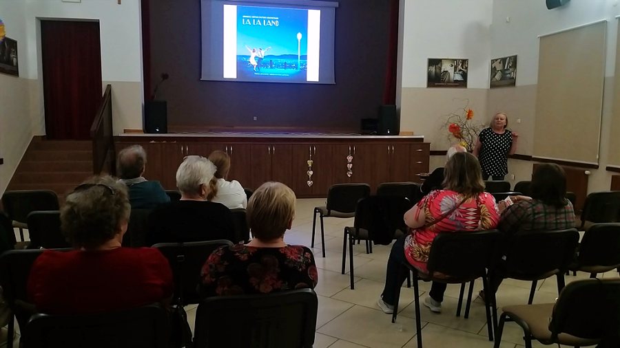 Sokolski Klub Seniora wprowadza nową tradycję: Pierwszy "Wieczór filmowy" za nami