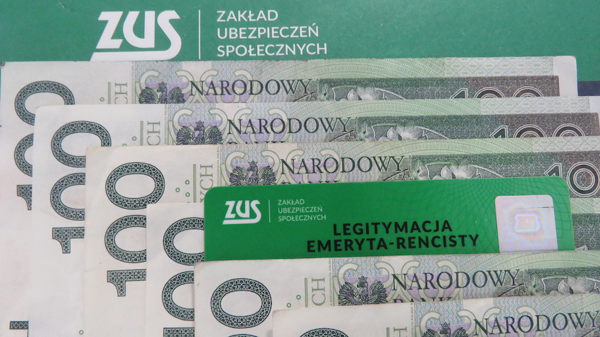 Przed Wielkanocą emeryci otrzymają pierwsze trzynastki