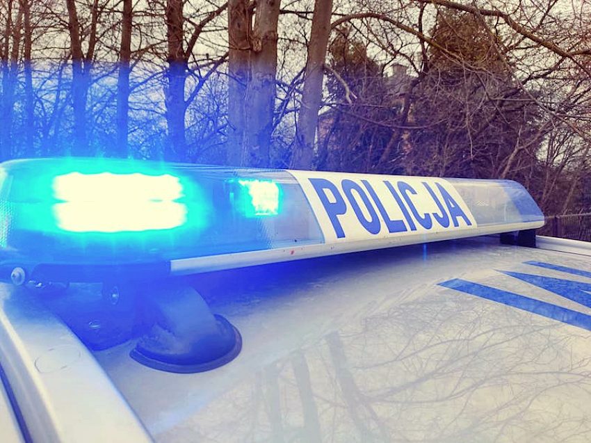 Dąbrówka Kościelna: Zderzenie na skrzyżowaniu dróg - kierująca motorowerem w szpitalu