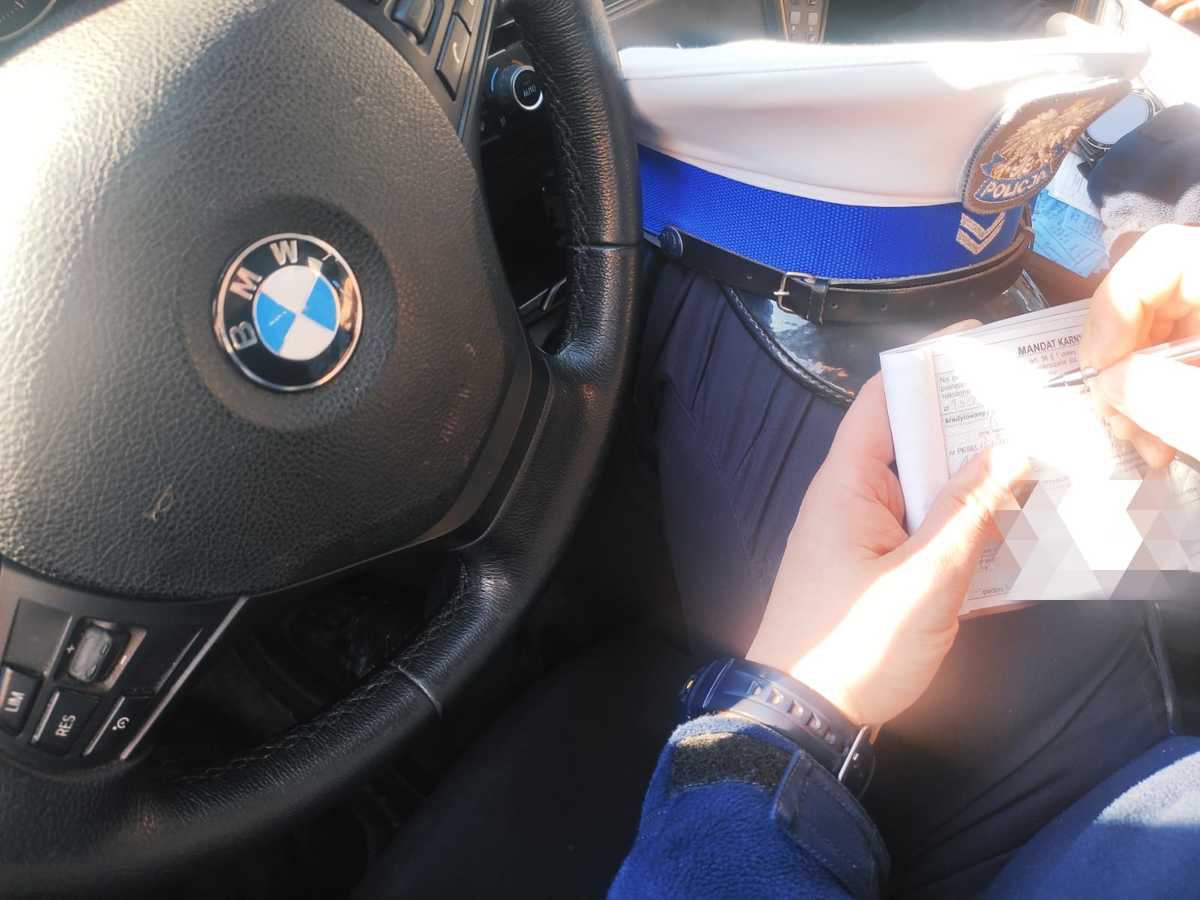 Szepietowo. Ciężarówką 106 km/h w terenie zabudowanym. 45-latek stracił "prawko"