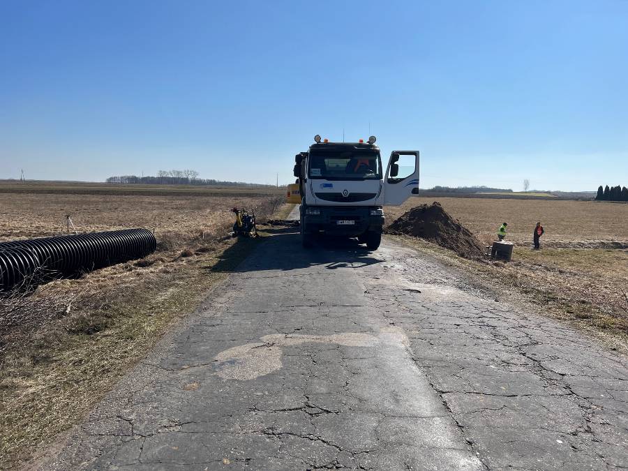Trwają prace na drodze powiatowej odc. Pszczółczyn [foto]