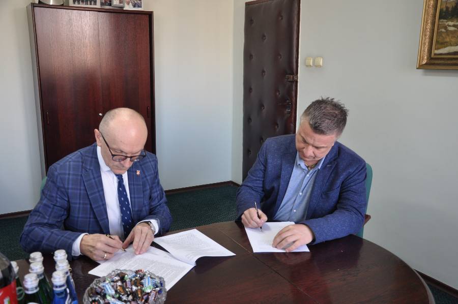 Rozbudowa, przebudowa i nadbudowa budynku Internatu ZSOiZ w Ciechanowcu.