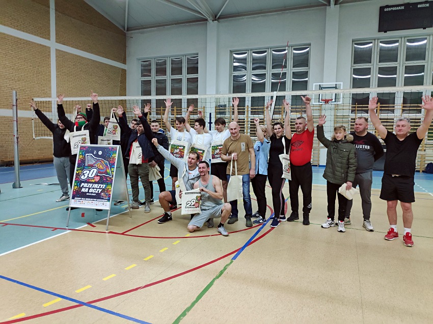 Szepietowo. Turniej Siatkarski Trójek Mieszanych. Zagrali m.in. Dzikie Jeże i Braci Się Nie Traci  [foto]