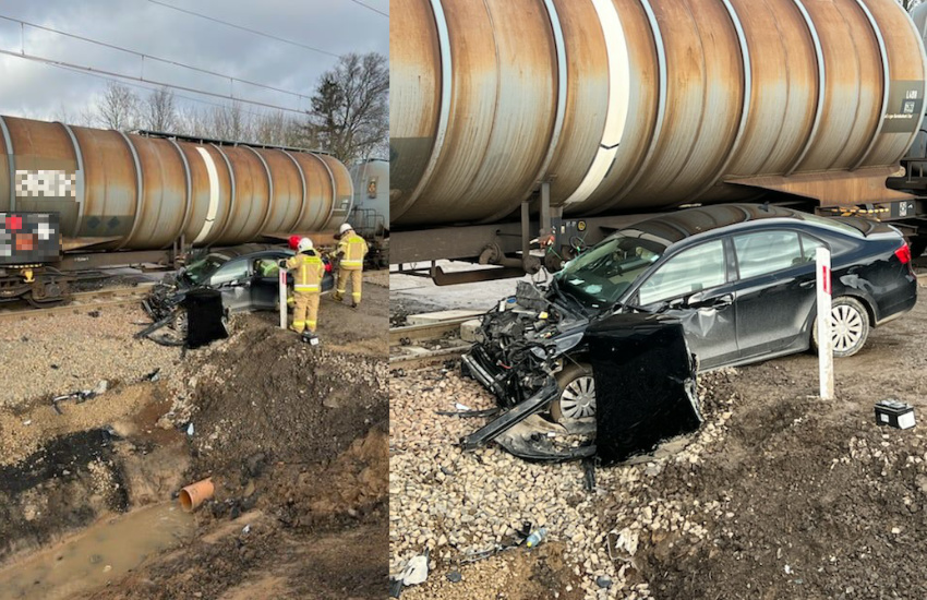 Szepietowo. Osobówka wjechała wprost pod pociąg. Wypadek na przejedzie [foto]