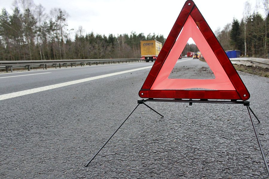 Poradnik odpowiedzialnego kierowcy, czyli krótko o popularnych usterkach w podróży