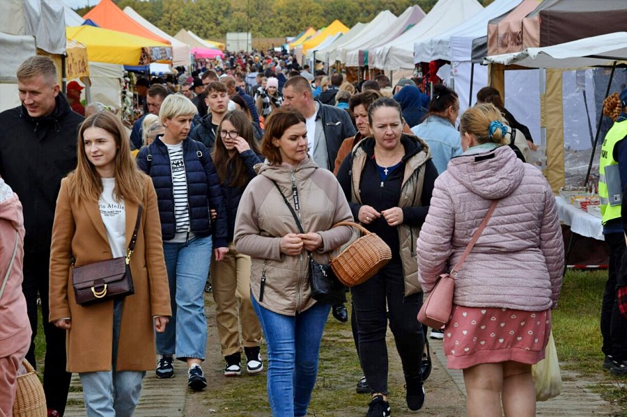 Tłumy zwiedzających w Szepietowie. Jesienne Targi Ogrodnicze za nami [foto]