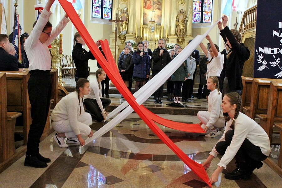 Nowe Piekuty. Obchody 104. rocznicy Odzyskania Niepodległości przez Polskę [foto]
