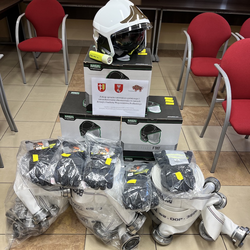 Sprzęt za 20 tys. zł trafił do strażaków z OSP Kobylin-Borzymy i OSP Pszczółczyn