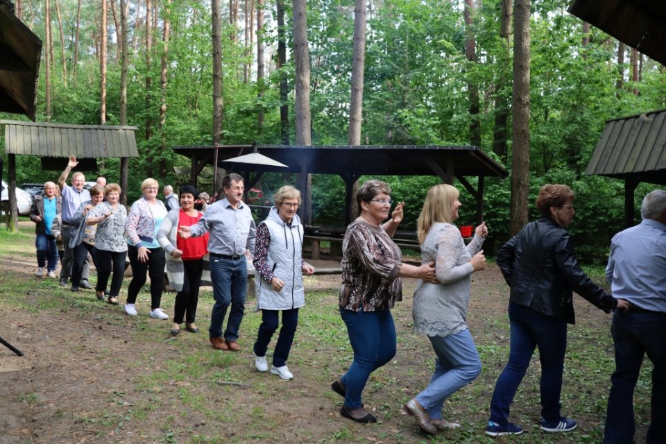 "Majówkowa Potańcówka" seniorów z gminy Wysokie Mazowieckie [foto]