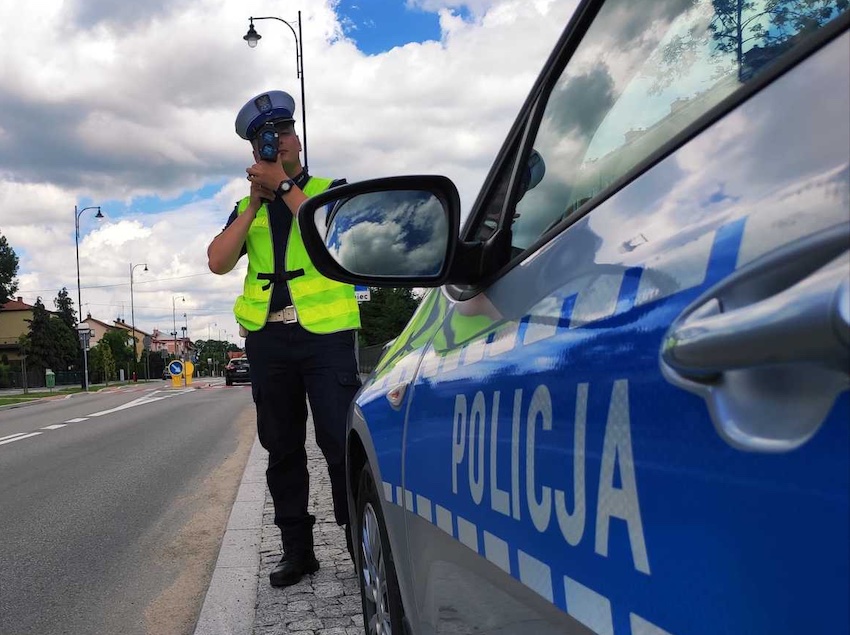 102 km/h przez Szepietowo! 29-latek stracił "prawko" i 1,5 tys. zł