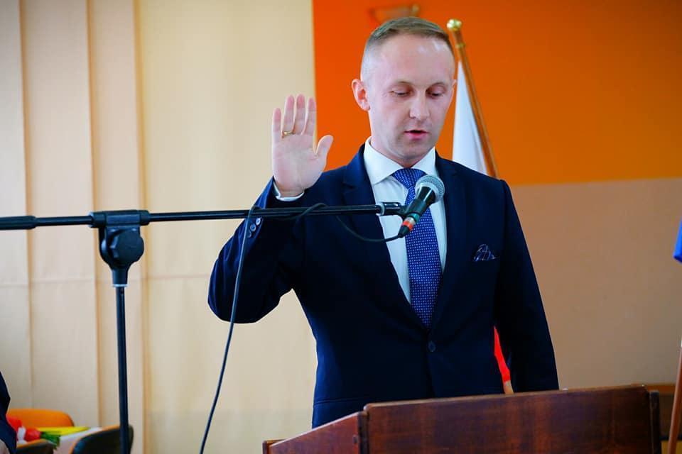 46677562 1271463282995201 606337017260802048 n