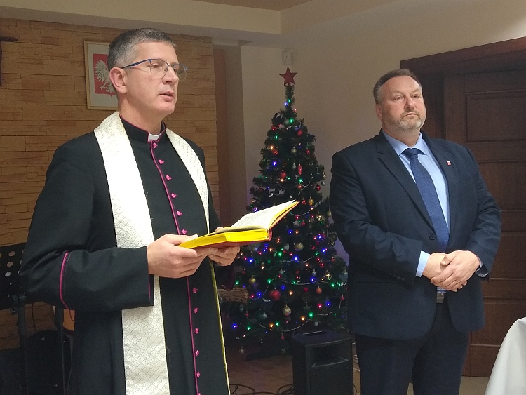 img 20191230 115810389 burst000 cover