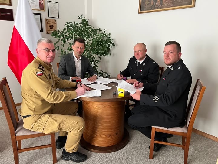 Wyszonki Kościelne: podpisanie porozumienia o włączeniu OSP do KSRG w komendzie PSP