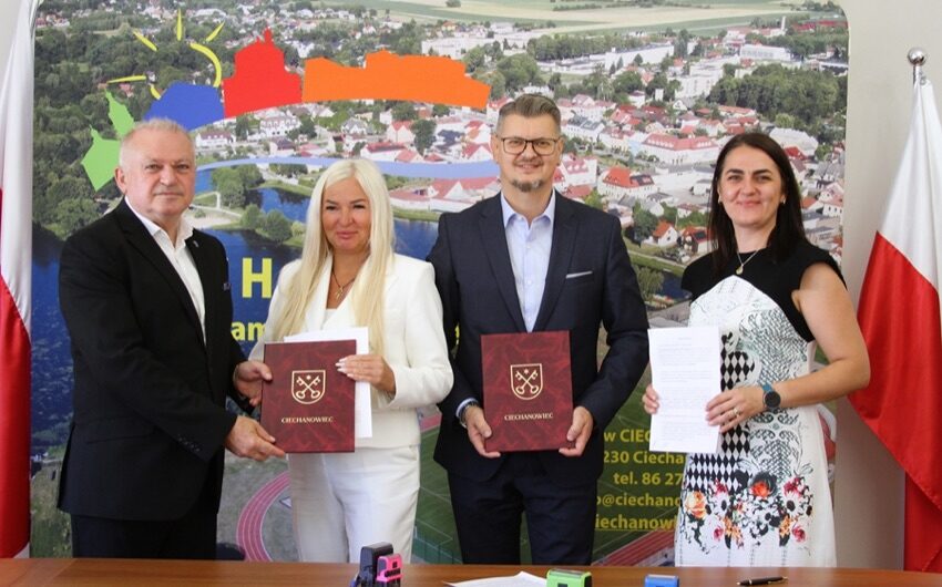Ciechanowiec: podpisanie umowy na budowę bloku mieszkalnego przy ul. Ralkowej