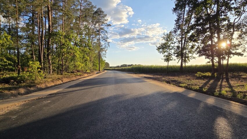 Usza Wielka: nowa asfaltowa nawierzchnia drogi gminnej nr 108086B