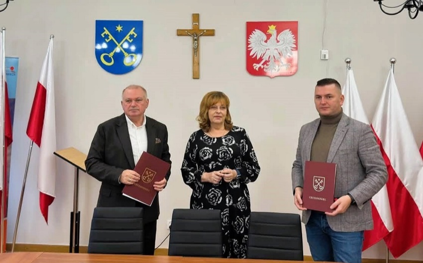 Podpisanie umowy na konserwację oświetlenia w Urzędzie Miejskim w Ciechanowcu