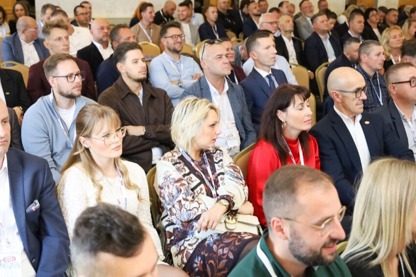 Uczestnicy V Ogólnopolskiego Mleczarskiego Kongresu Handlu Mlekovity, Wysokie Mazowieckie