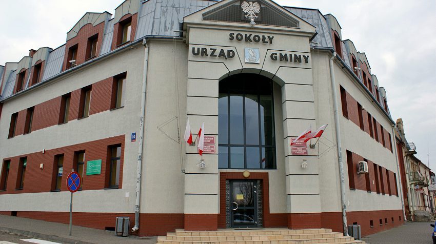 Sokoły: budynek Urzędu Gminy Sokoły