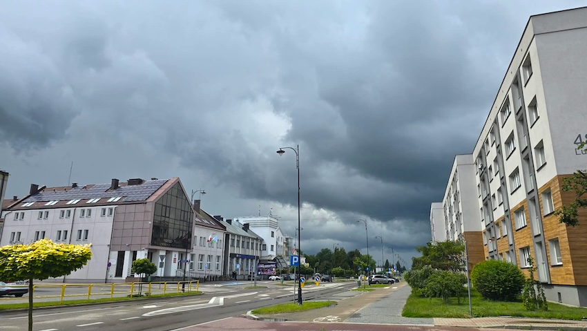 Wysokie Mazowieckie: Porywisty wiatr i intensywne opady. IMGW publikuje żółty alert