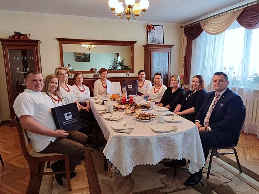 _szFB_IMG_1643631763091