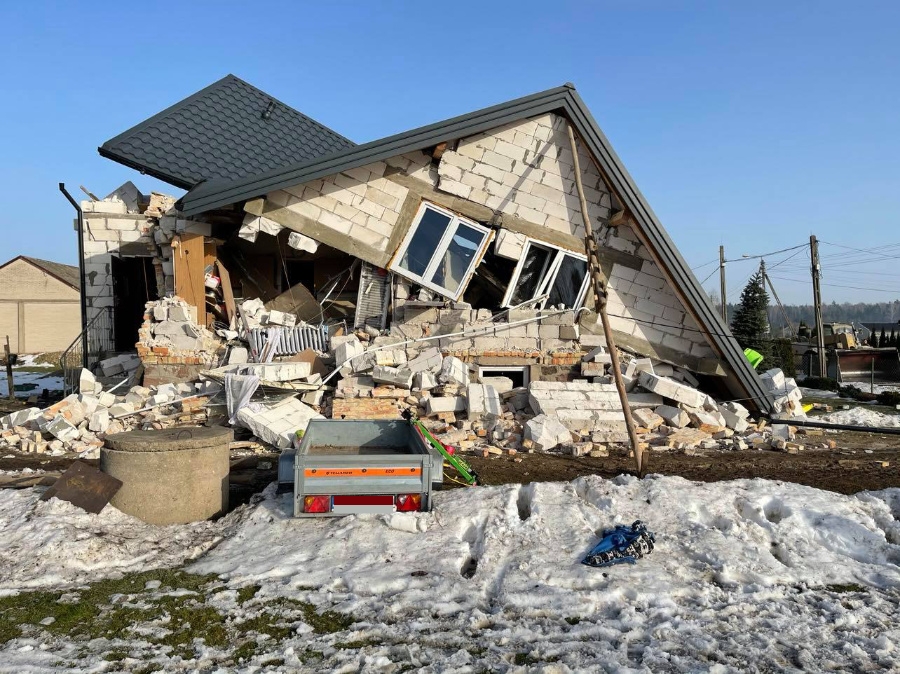 Sokoły. Wybuch gazu! Zawalił się dom! Trzy osoby poszkodowane, w tym dziecko