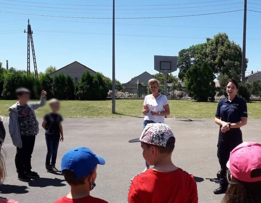 Wysokie Mazowieckie: Przedwakacyjne spotkania wysokomazowieckich policjantów z dziećmi