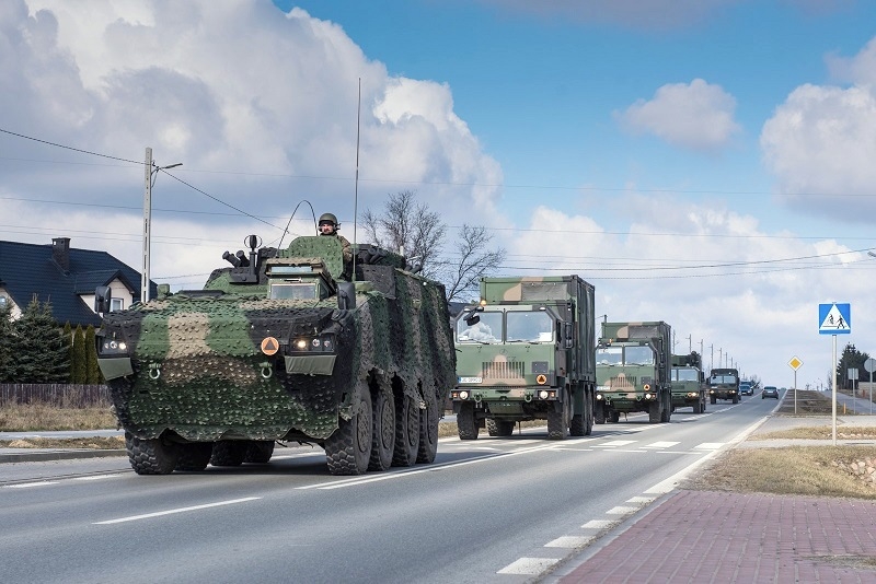 Wysokie Mazowieckie: Wzmożony ruch pojazdów wojskowych na drogach regionu [foto]
