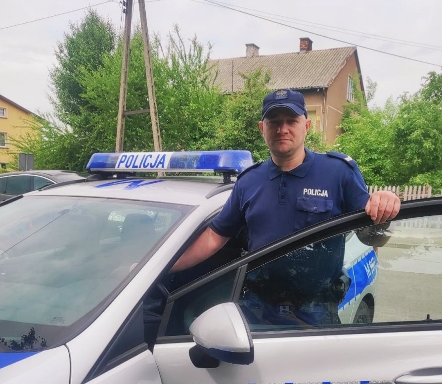 Czyżew. Podziękowanie dla policjanta za uratowanie życia [foto]